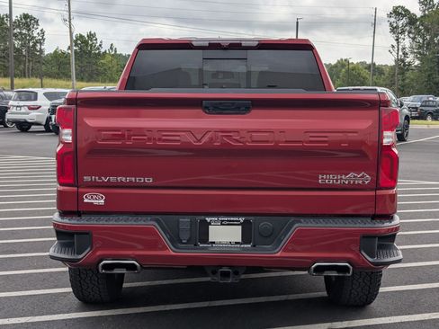 Used 2023 Chevrolet Silverado 1500 High Country w/ Z71 Off-Road Package AWD/4WD image 11
