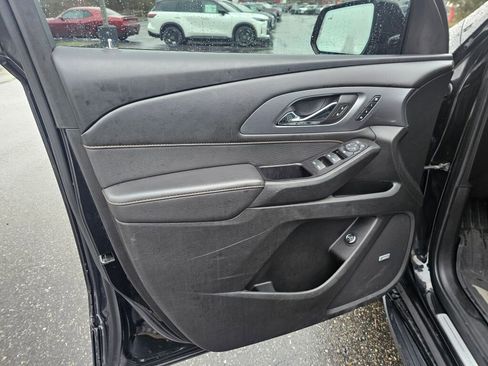 Used 2020 Chevrolet Traverse Premier image 25