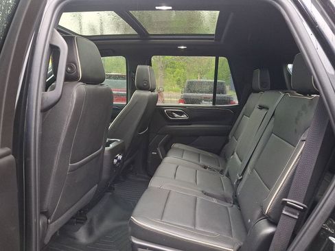 Used 2023 GMC Yukon SLT AWD/4WD image 11