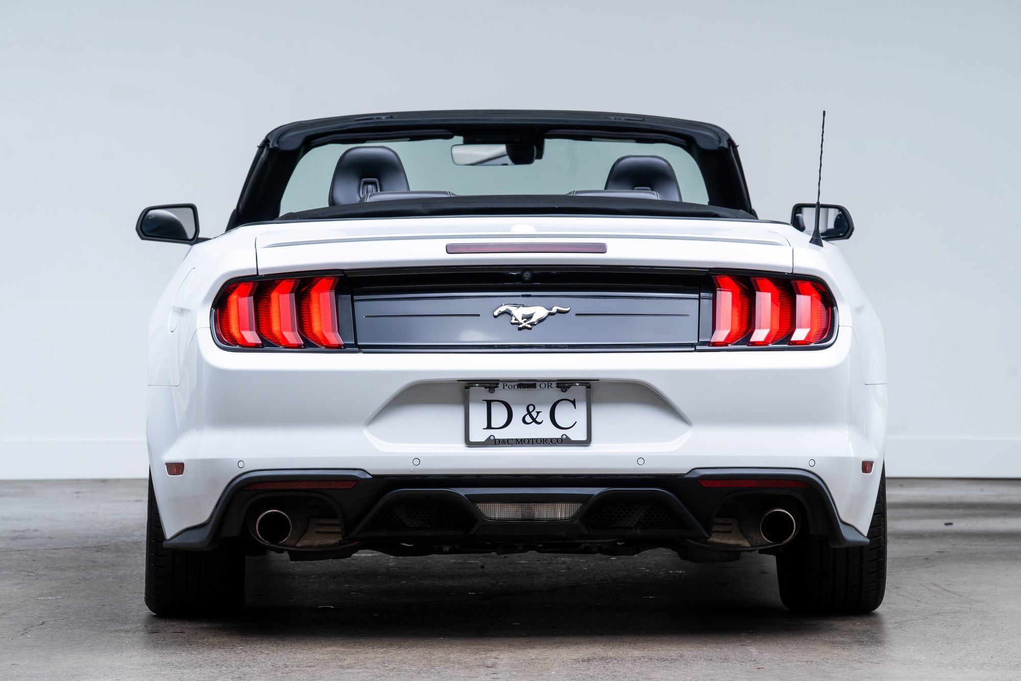 Used 2022 Ford Mustang Premium RWD image 6