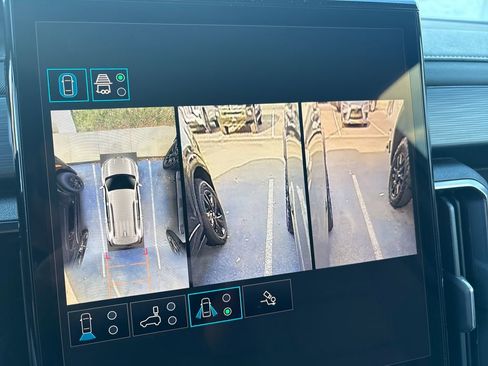New 2026 GMC Acadia Denali Ultimate w/ LPO, Floor Liner Package AWD/4WD image 27