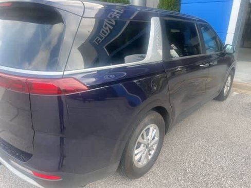 Used 2022 Kia Carnival LX FWD image 12