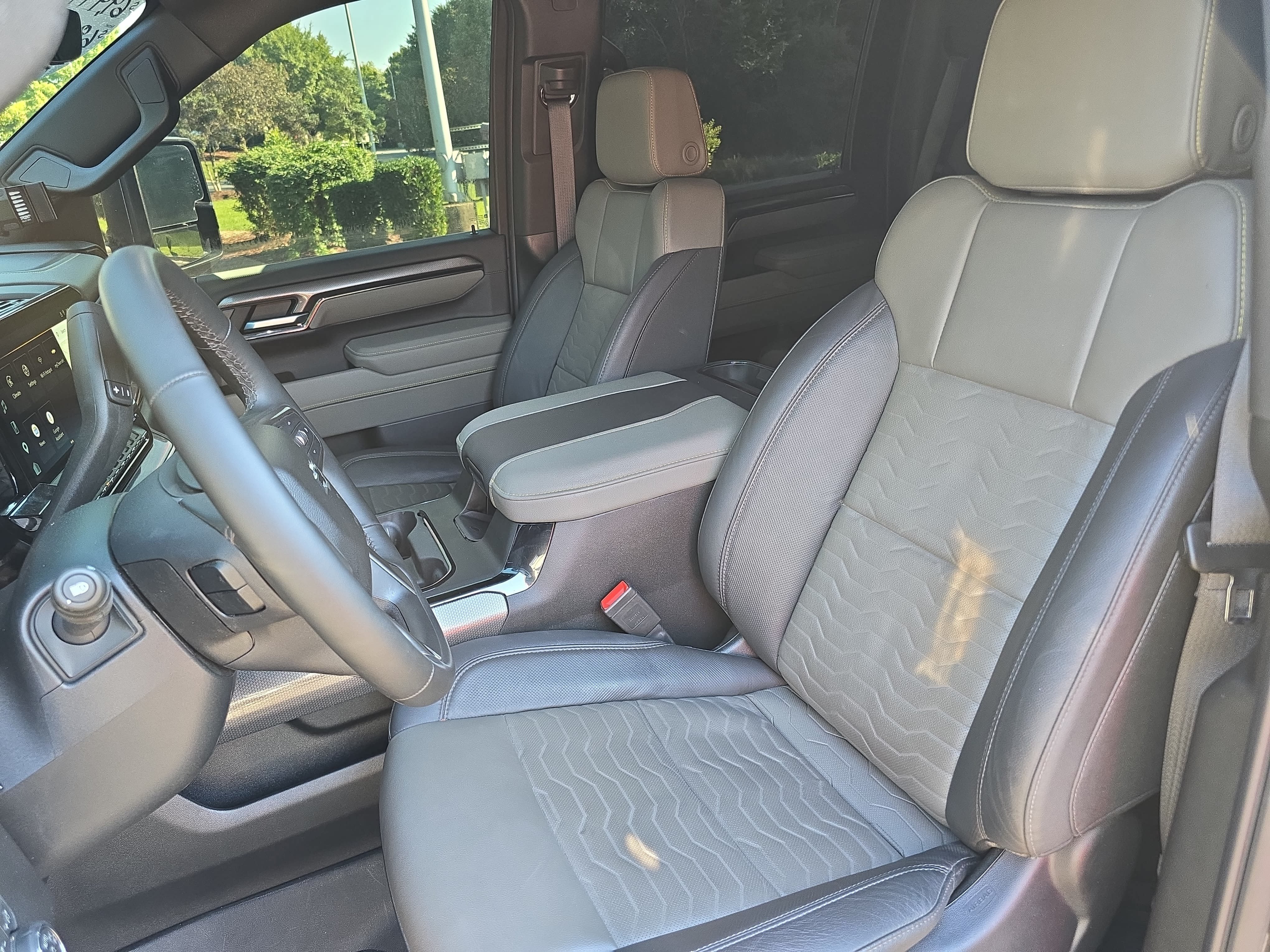 Used 2026 Chevrolet Silverado 2500 ZR2 AWD/4WD image 5