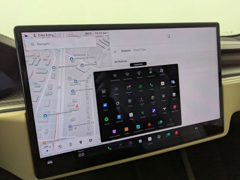 Used 2022 Tesla Model S Plaid image 9