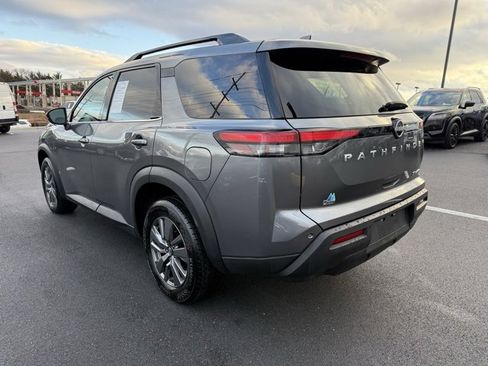 Certified 2024 Nissan Pathfinder SV image 7
