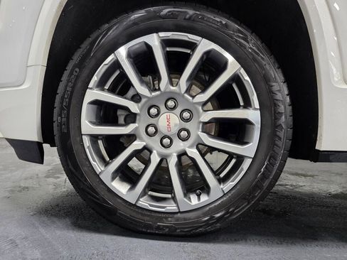 Used 2023 GMC Acadia Denali AWD/4WD image 5