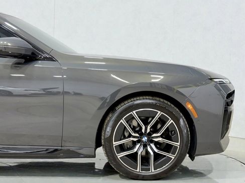 Used 2024 BMW i7 xDrive60 image 22