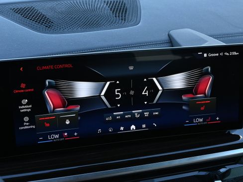 Certified 2025 BMW X5 xDrive40i w/ Premium Package image 17