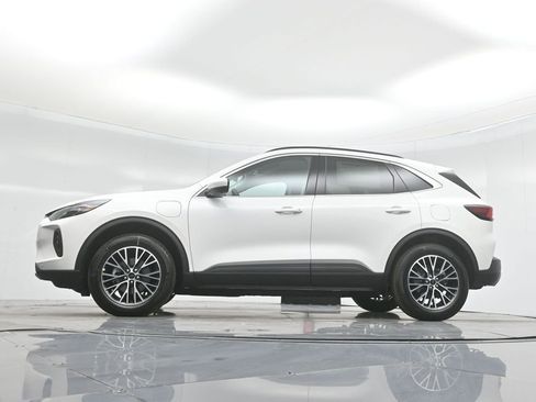 New 2025 Ford Escape SE w/ PHEV Premium Package image 7