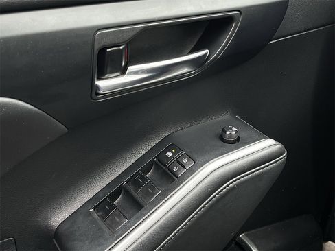 Used 2022 Toyota Highlander XSE image 21