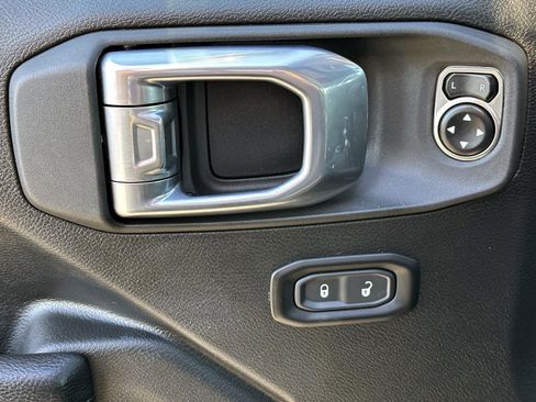 Certified 2024 Jeep Gladiator Mojave w/ Dual Top Group image 20