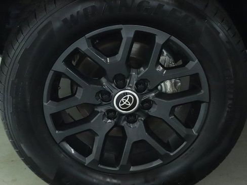 Used 2024 Toyota Tundra Platinum image 40