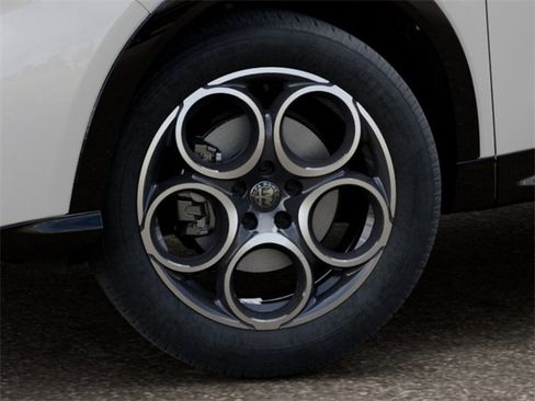 New 2025 Alfa Romeo Tonale image 4