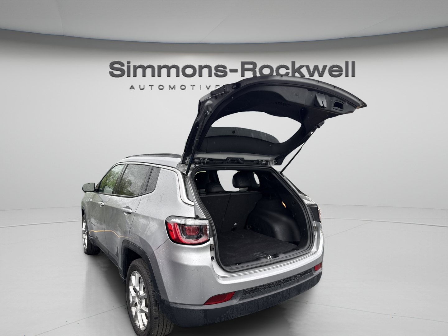 Used 2023 Jeep Compass Latitude AWD/4WD image 8