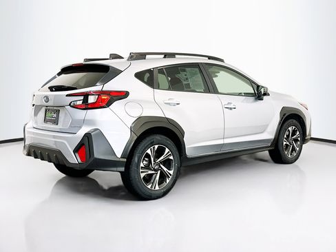 Used 2024 Subaru Crosstrek 2.0i Premium image 9