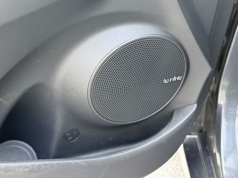 Used 2019 Hyundai Kona Limited AWD/4WD image 15