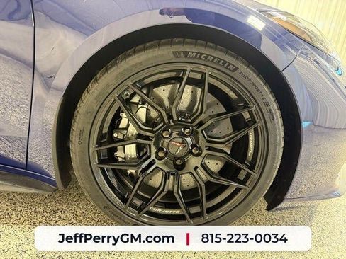 Used 2025 Chevrolet Corvette Z06 w/ Stealth Interior Trim Package RWD image 17
