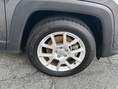 Used 2020 Jeep Renegade Latitude w/ Safety & Security Group II image 15