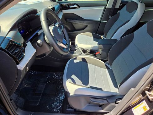 Used 2025 Volkswagen Taos S FWD image 8