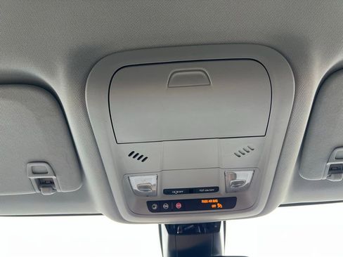 Used 2021 Chevrolet Blazer LT image 36