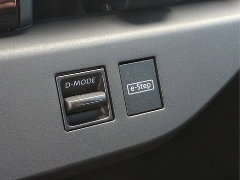 New 2026 Nissan Leaf FWD image 14