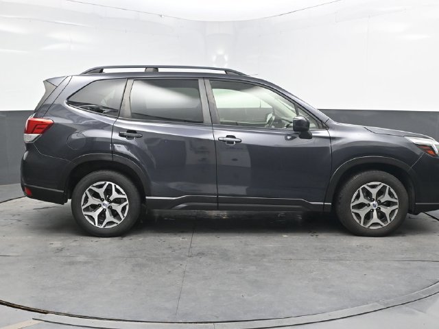 Used 2019 Subaru Forester Premium AWD/4WD image 9