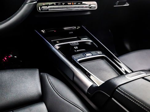 Used 2024 Mercedes-Benz EQB 250+ image 6