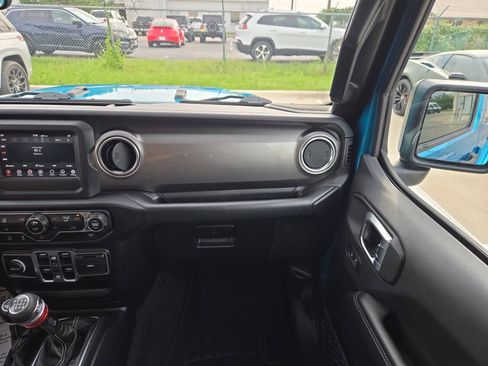 Used 2020 Jeep Wrangler Unlimited Sahara AWD/4WD image 20