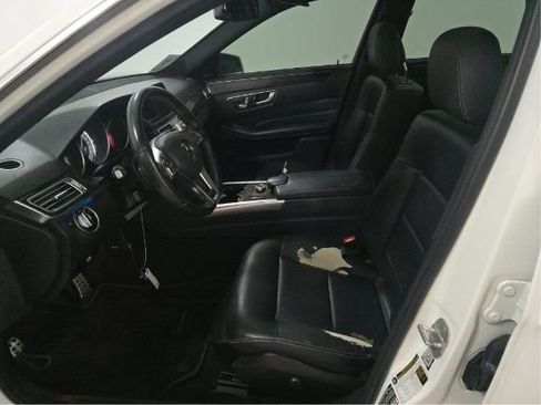 Used 2016 Mercedes-Benz E 350 Sedan w/ Premium Package image 4