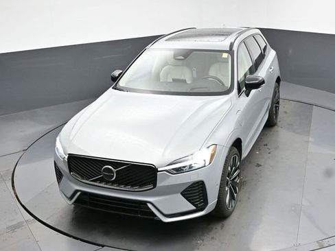 New 2026 Volvo XC60 T8 Ultra w/ Protection Package Premier image 46