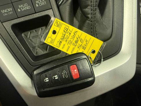 Used 2021 Toyota RAV4 XLE w/ Convenience Package AWD/4WD image 38