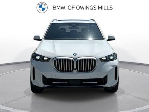 Certified 2024 BMW X5 xDrive40i w/ Premium Package AWD/4WD image 8
