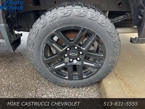 Used 2023 Chevrolet Silverado 1500 Custom Trail Boss w/ LPO, Dark Essentials Package image 6