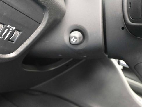 Used 2023 Jeep Grand Cherokee Overland w/ Luxury Tech Group IV AWD/4WD image 14