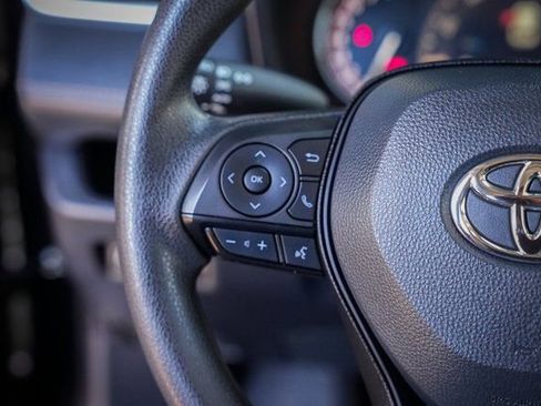 Used 2024 Toyota RAV4 XLE image 18