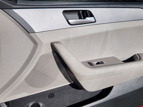 Used 2019 Hyundai Sonata SE image 12