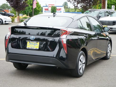 Used 2016 Toyota Prius Four w/ Advanced Technology Package FWD image 7