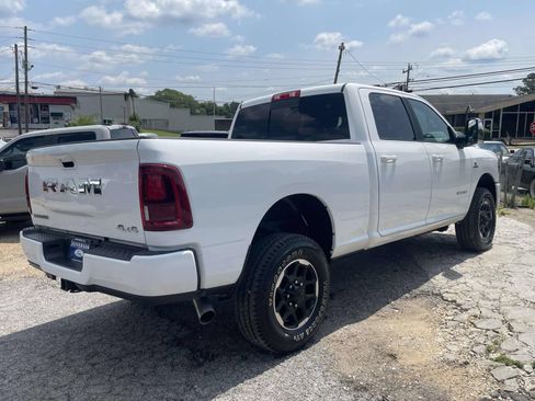 Used 2026 RAM 2500 Laramie AWD/4WD image 3