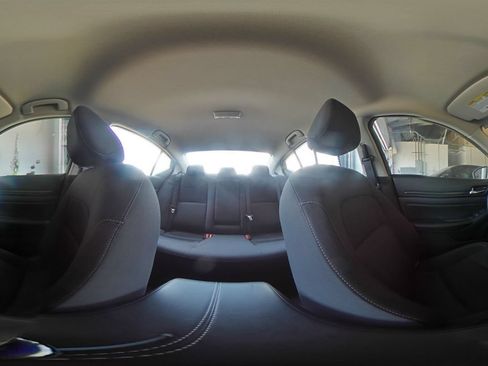 Used 2025 Nissan Altima 2.5 SV FWD image 42