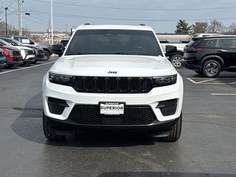 Used 2022 Jeep Grand Cherokee Altitude image 12