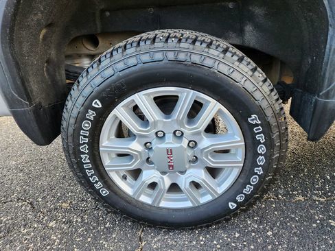 Used 2022 GMC Sierra 2500 SLT image 42