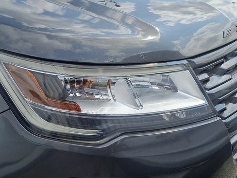 Used 2019 Ford Explorer XLT w/ Equipment Group 202A AWD/4WD image 8