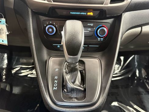 Used 2023 Ford Transit Connect XLT image 33