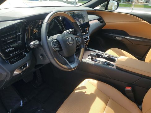 Used 2025 Lexus RX 350 Premium w/ Accessory Package (Z1) FWD image 20