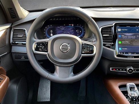 Used 2024 Volvo XC90 B6 Ultimate w/ Protection Package Premier image 8