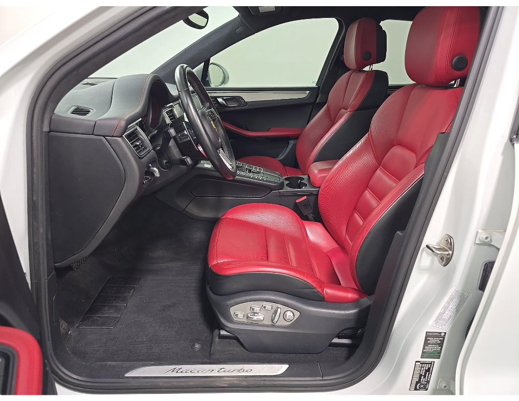 Used 2015 Porsche Macan Turbo AWD/4WD image 8