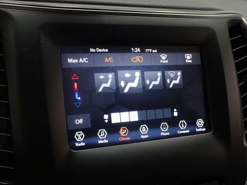 Used 2019 Jeep Cherokee Latitude w/ Popular Appearance Group FWD image 32