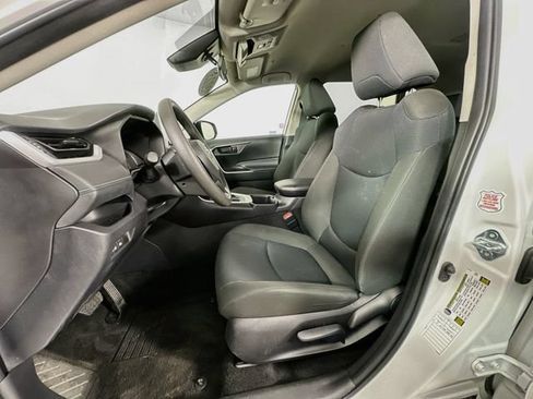 Used 2025 Toyota RAV4 LE AWD/4WD image 17