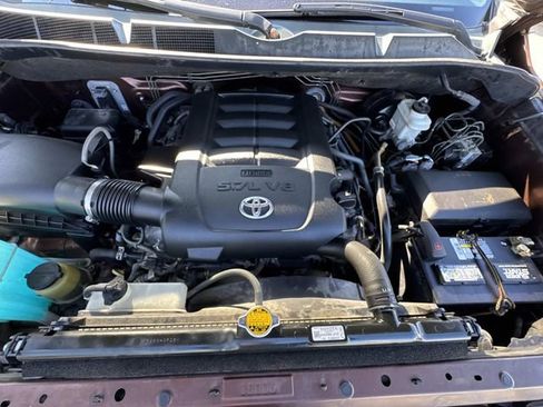 Used 2016 Toyota Tundra Limited w/ Limited Premium Package image 9