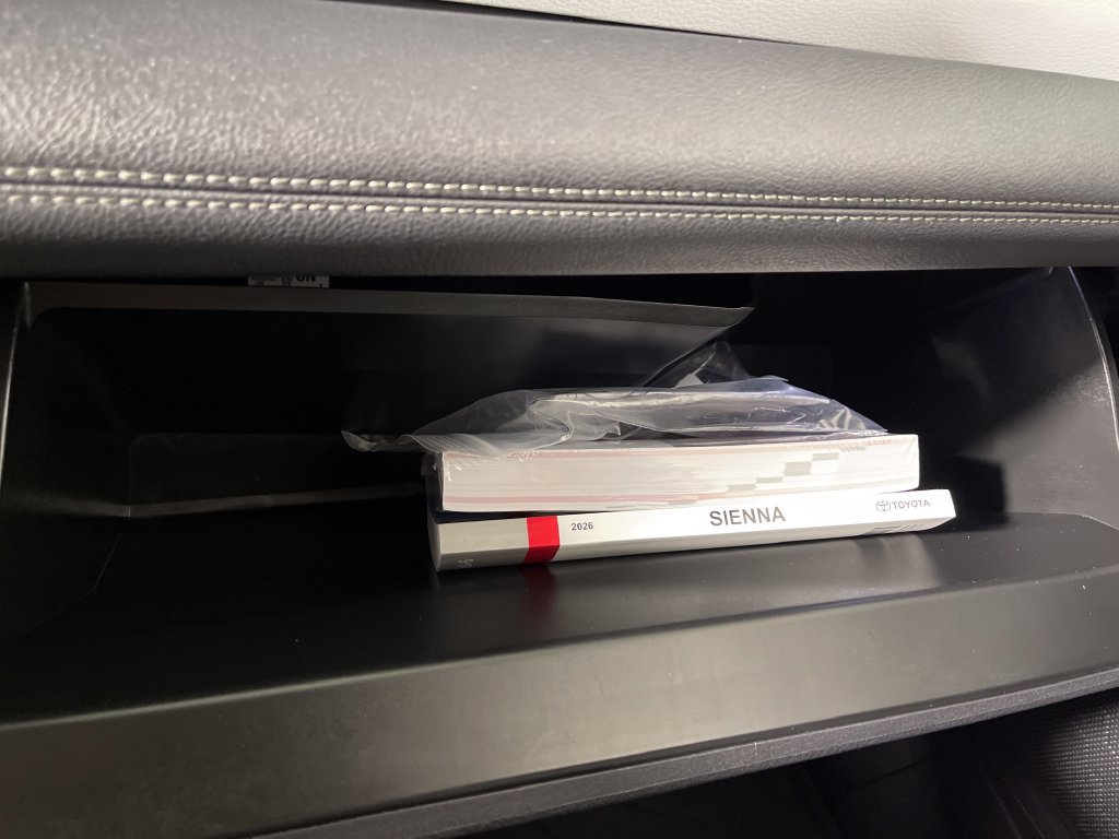 Certified 2026 Toyota Sienna LE FWD image 25